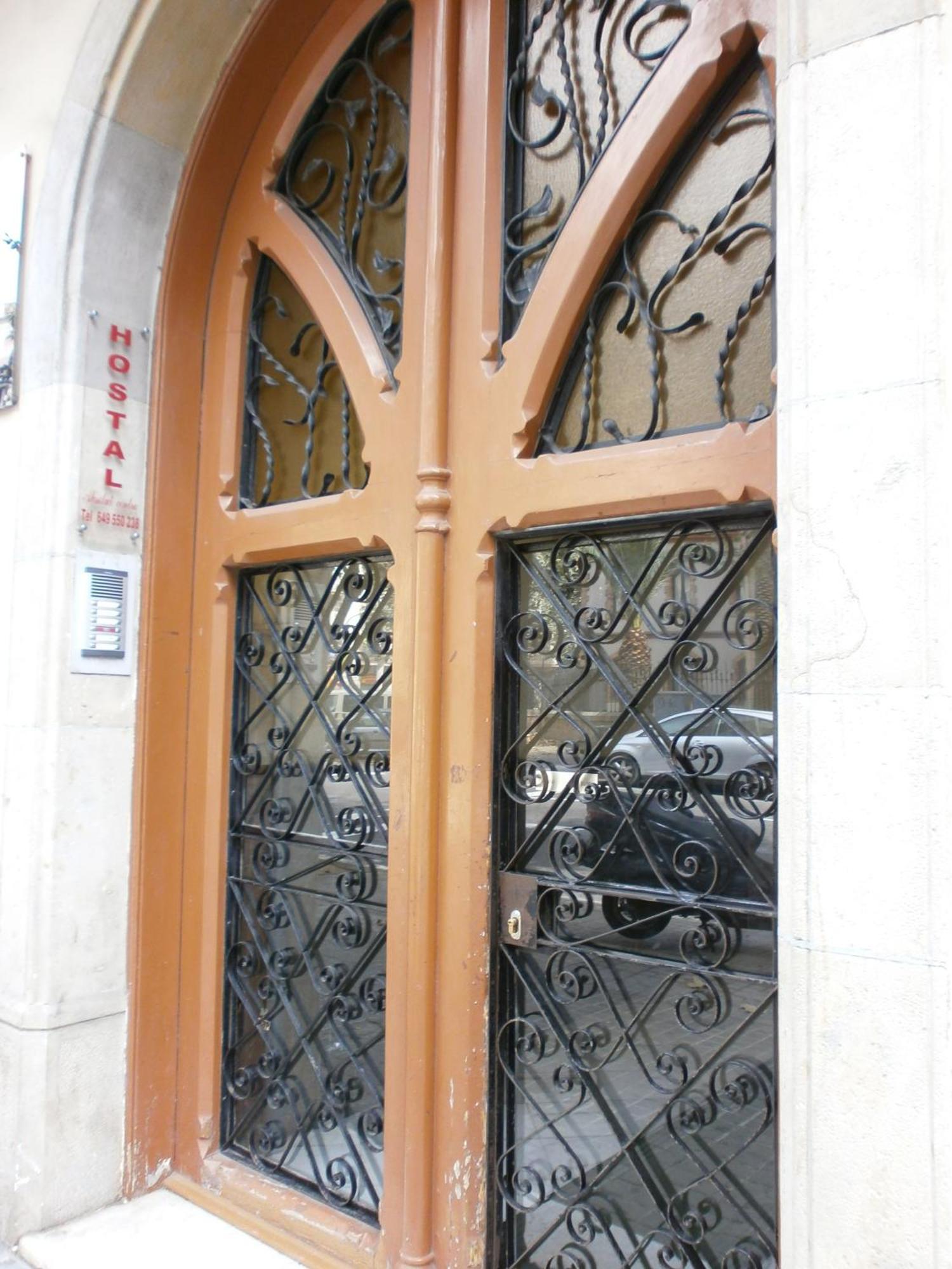 Hostal Absolut Stay (Adults Only) Барселона Экстерьер фото