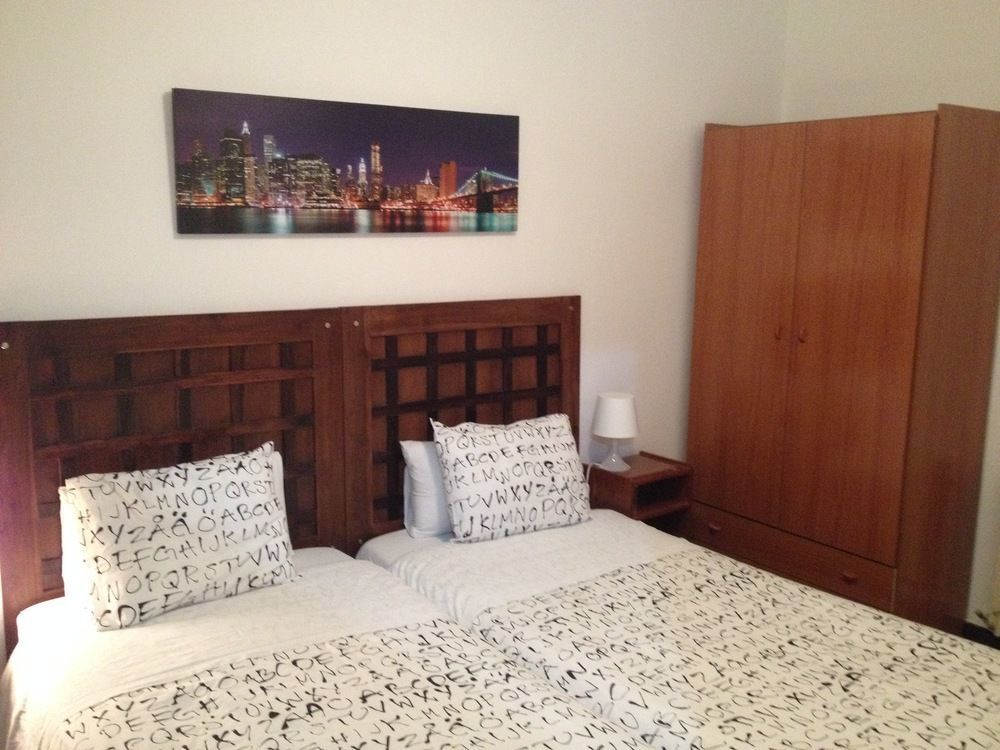 Hostal Absolut Stay (Adults Only) Барселона Экстерьер фото